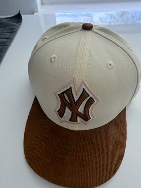 New Era Cream and Black 59FIFTY Fitted Cap Interior Detail